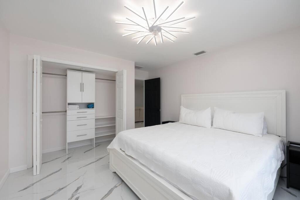 Luxury Style Townhome With Pool - 1 Miles To Bucs Stadium Tampa Kültér fotó