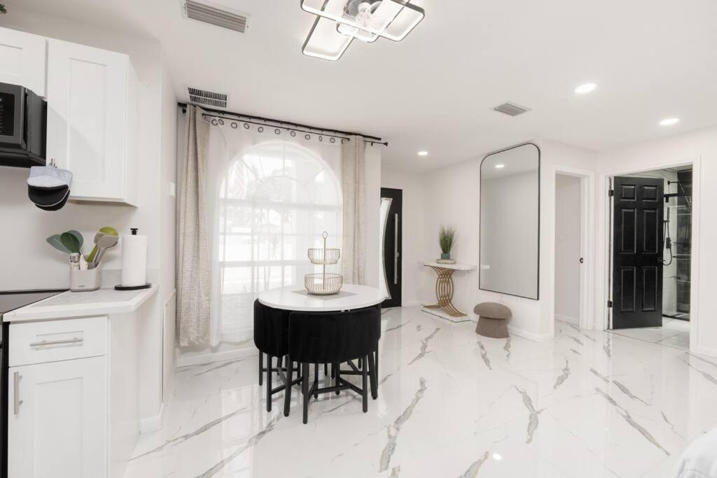 Luxury Style Townhome With Pool - 1 Miles To Bucs Stadium Tampa Kültér fotó