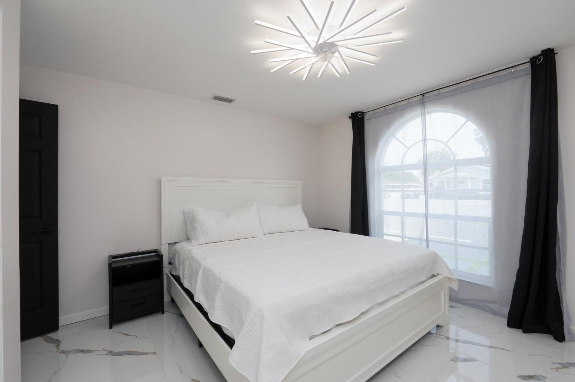 Luxury Style Townhome With Pool - 1 Miles To Bucs Stadium Tampa Kültér fotó